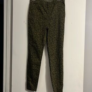 Vanilla star army green leopard print ankle pants size 11
